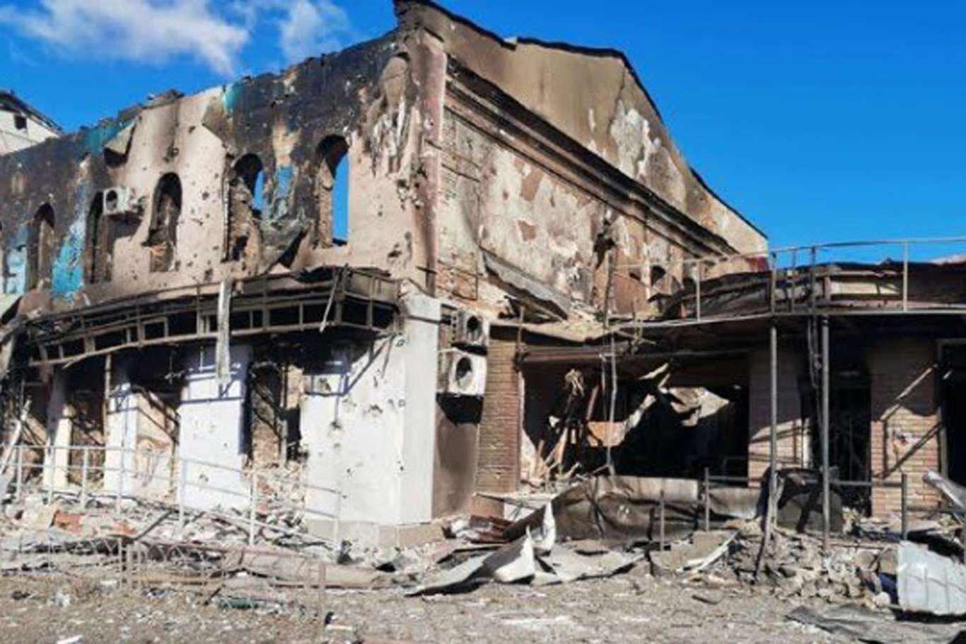 BM'ye göre Ukrayna'yı 4,1 milyon kişi terk etti, 1417 sivil öldü BM'ye göre Ukrayna'yı 4,1 milyon kişi terk etti, 1417 sivil öldü